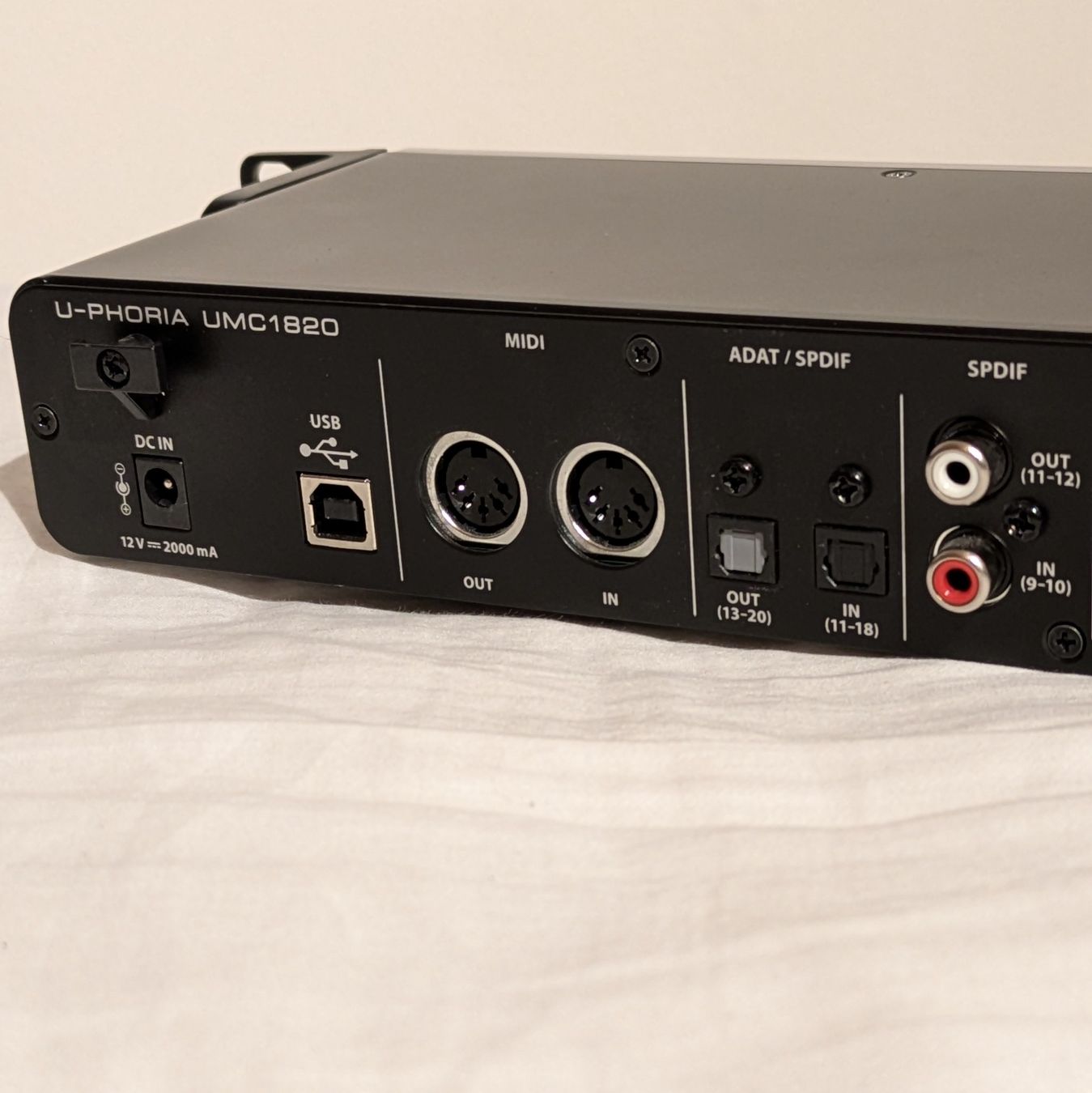 Behringer Attrezzatura per studi di registrazione: Behringer U-Phoria UMC1820 USB/MIDI Audio Interface  – Usato da Carouge GE venduto da vin_8kqd 4