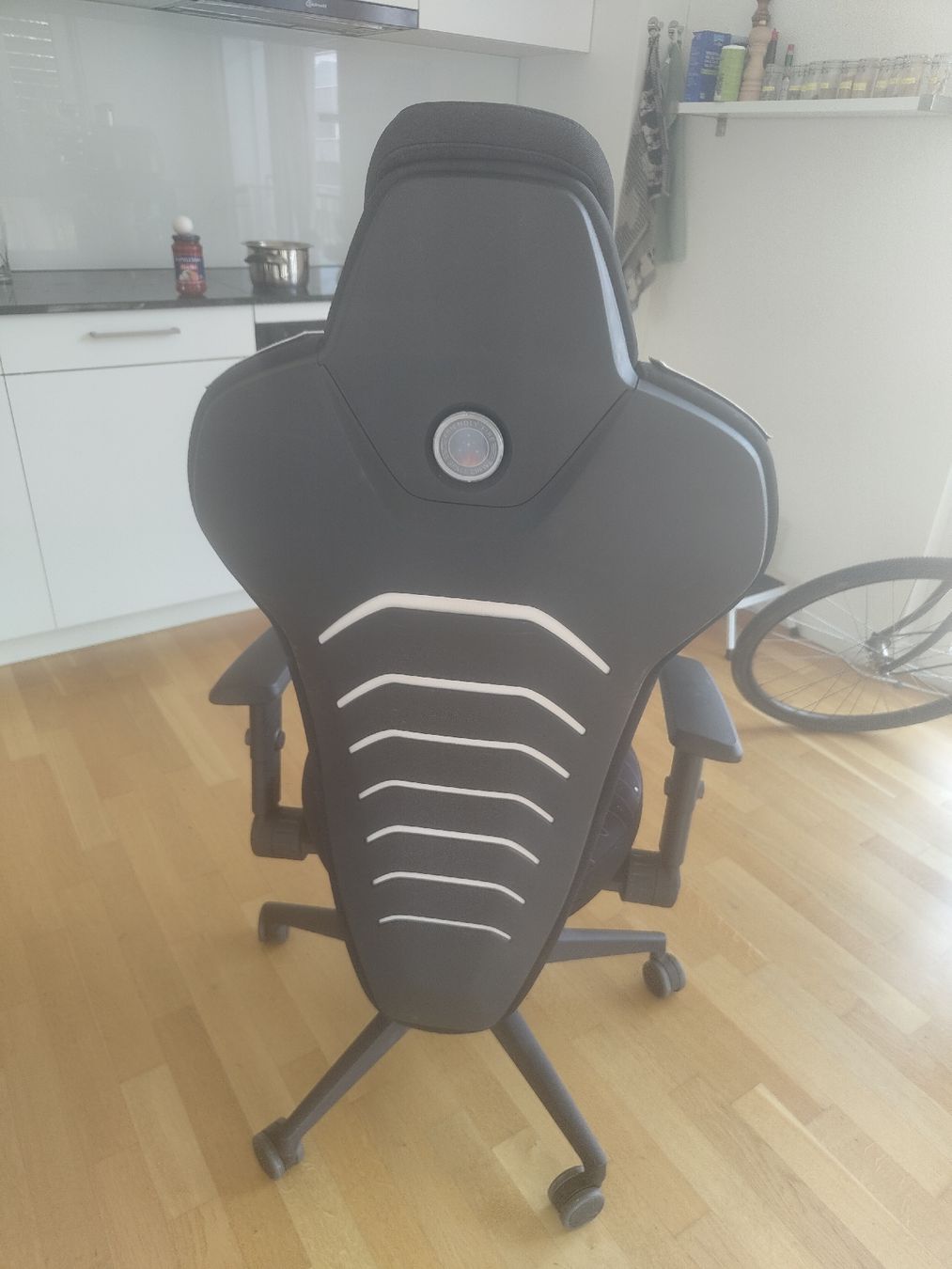 Chaises: Backforce V Gamingstuhl Friendly Fire 8 Edition  – D'occasion à Lenzburg par grimm99 5