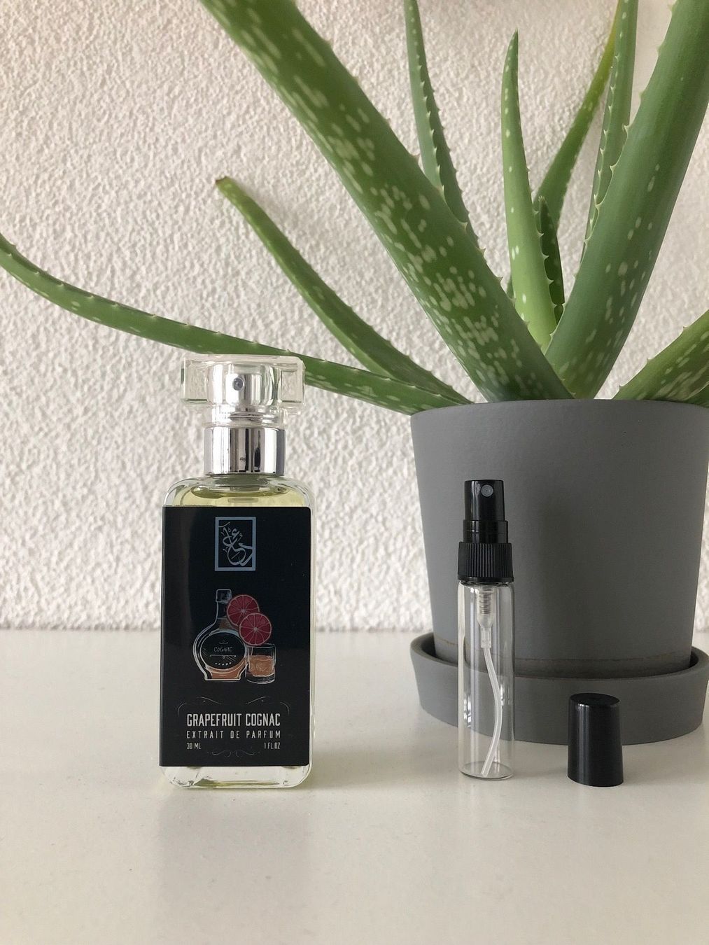 Profumi & Eau de Toilette: Dua Fragrances Grapefruit Cognac 5ml – Nuovo (secondo la descrizione) da St. Gallen venduto da Marcus1996