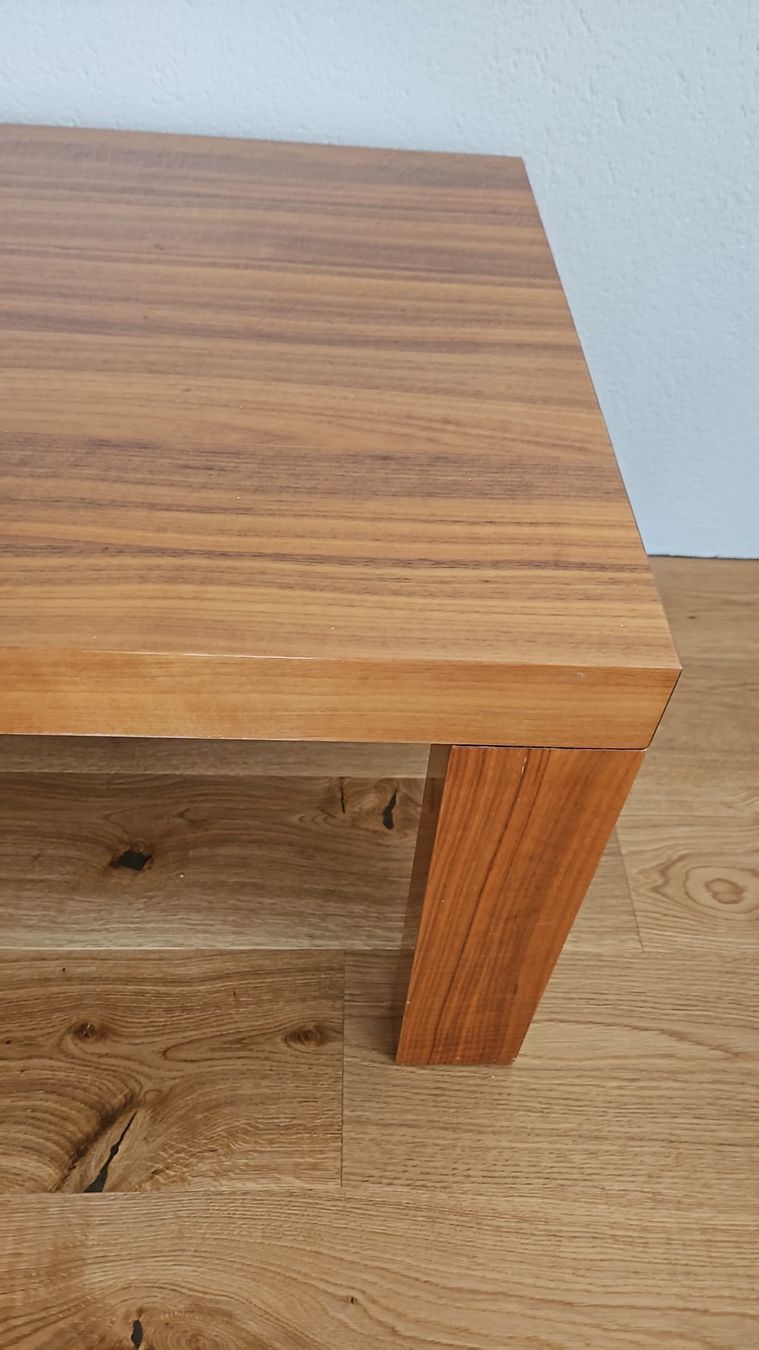 Tische: Tisch Nussbaum – Gebraucht aus Walenstadt von BoosterX 4