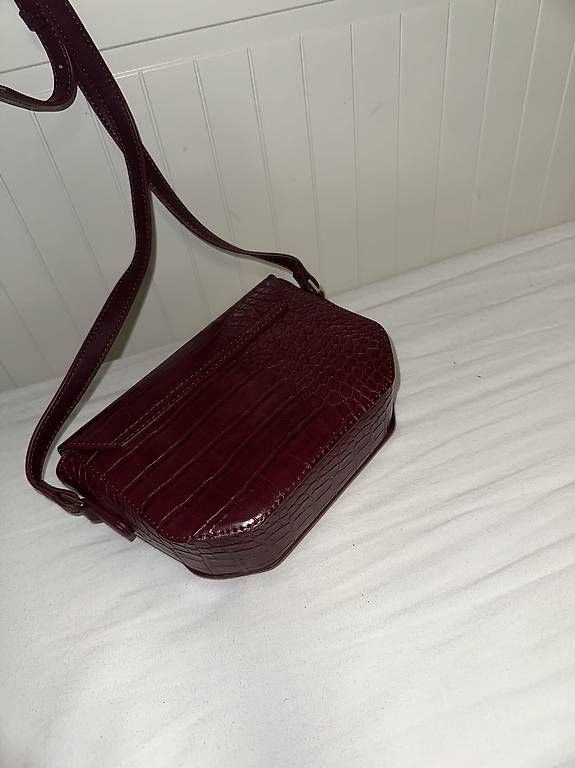 Borse da donna: Umhängetasche Bordeaux – Usato da Thunstetten venduto da ste_y6z8 2