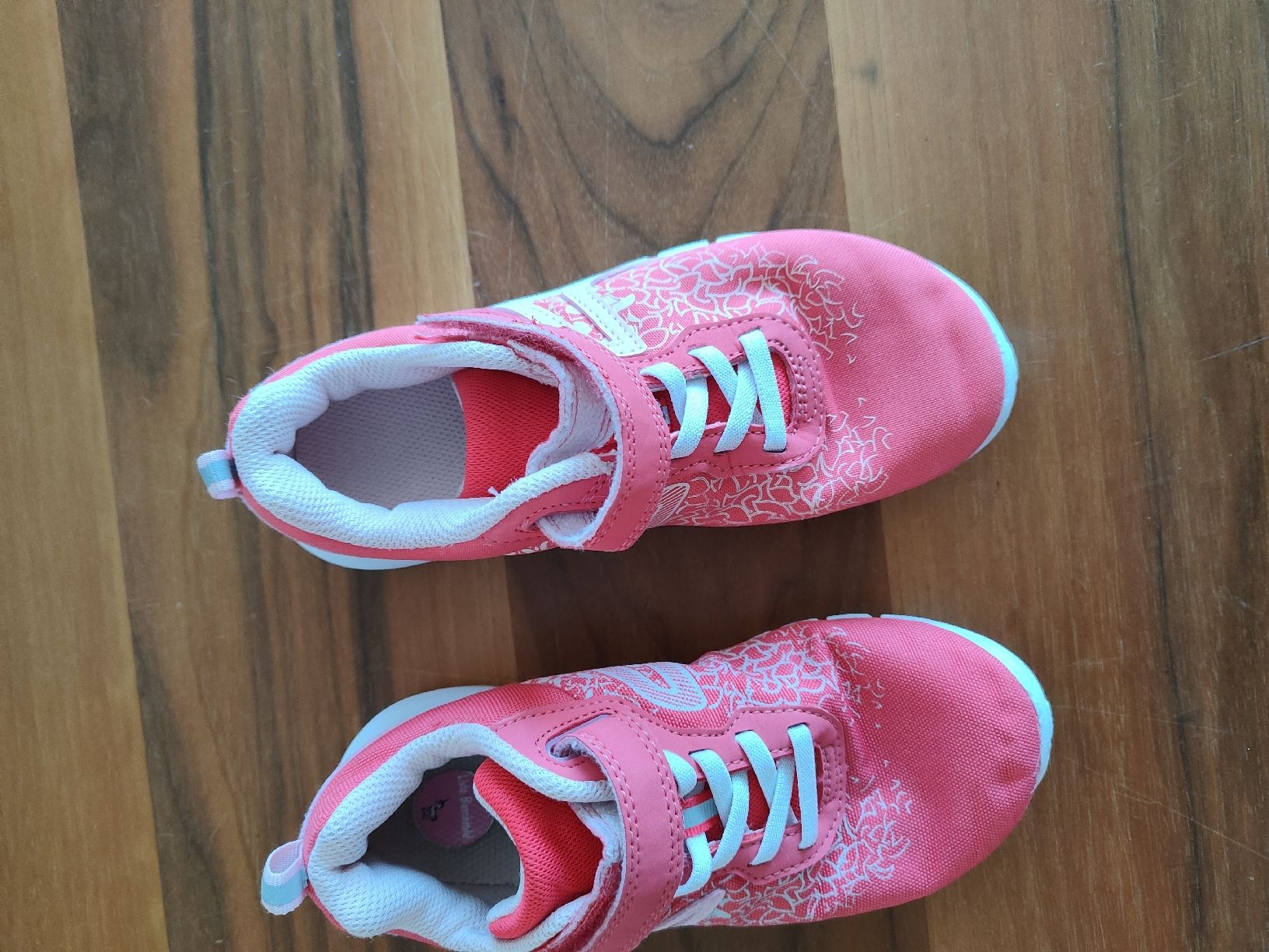 Scarpe per ragazze: Mädchen Turnschuhe 32 – Usato da Bäretswil venduto da Foif5 2