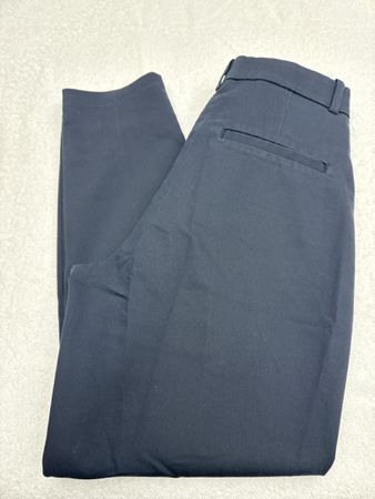 Pantalon H&M bleue foncée, taille 40, parfait pour l'automne