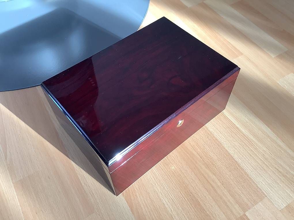 Humidore: Humidor – Neu (gemäss Beschreibung) aus Meisterschwanden von Tuerp 1