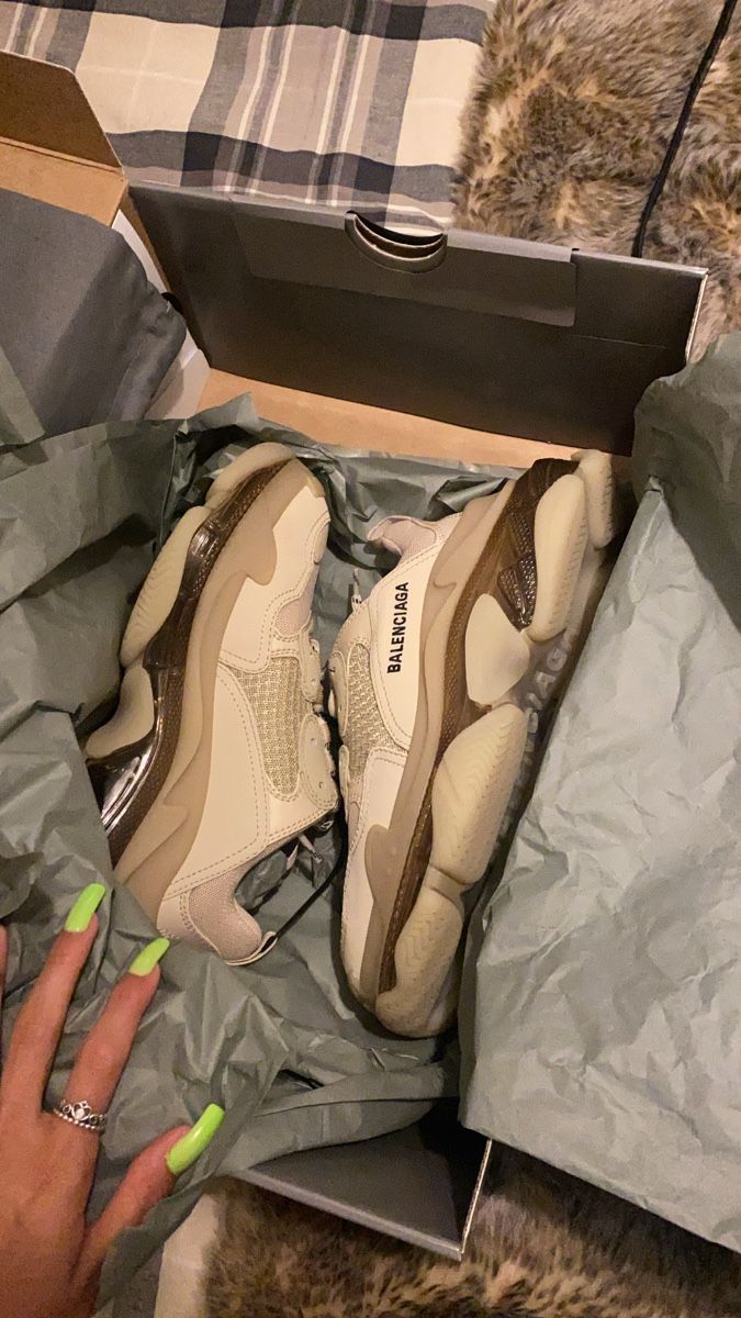 Balenciaga Scarpe da donna: Balenciaga triple S 37 utilisées 2 fois – Nuovo (secondo la descrizione) da Genève venduto da van_yjj2
