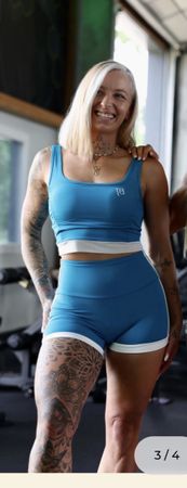 Ensemble de sport BJ neuf