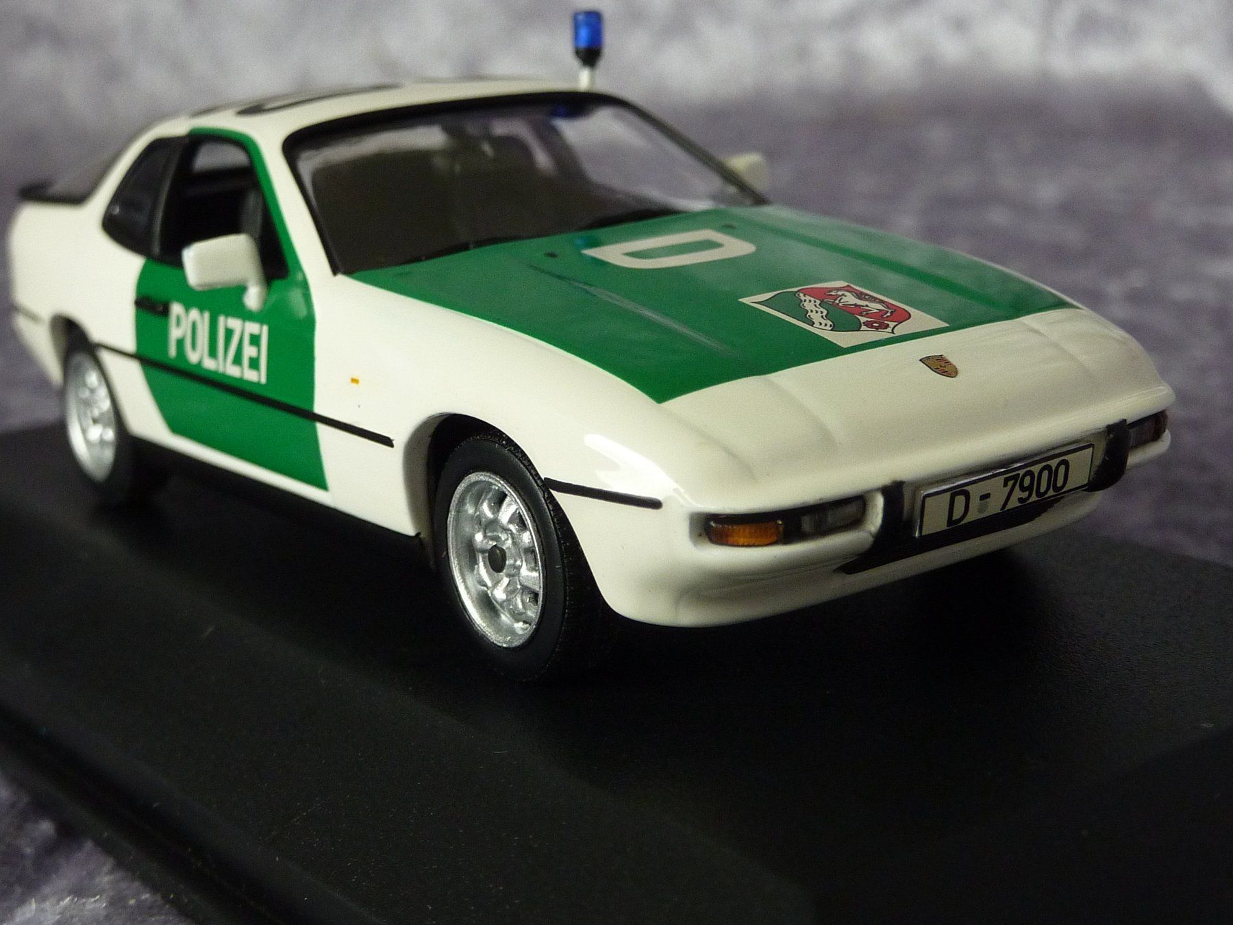 Porsche Modellini d'auto: Porsche 924 Autobahnpolizei 1:43 – Nuovo e nell'imballaggio originale da Dürrenäsch venduto da modellautos4you 6