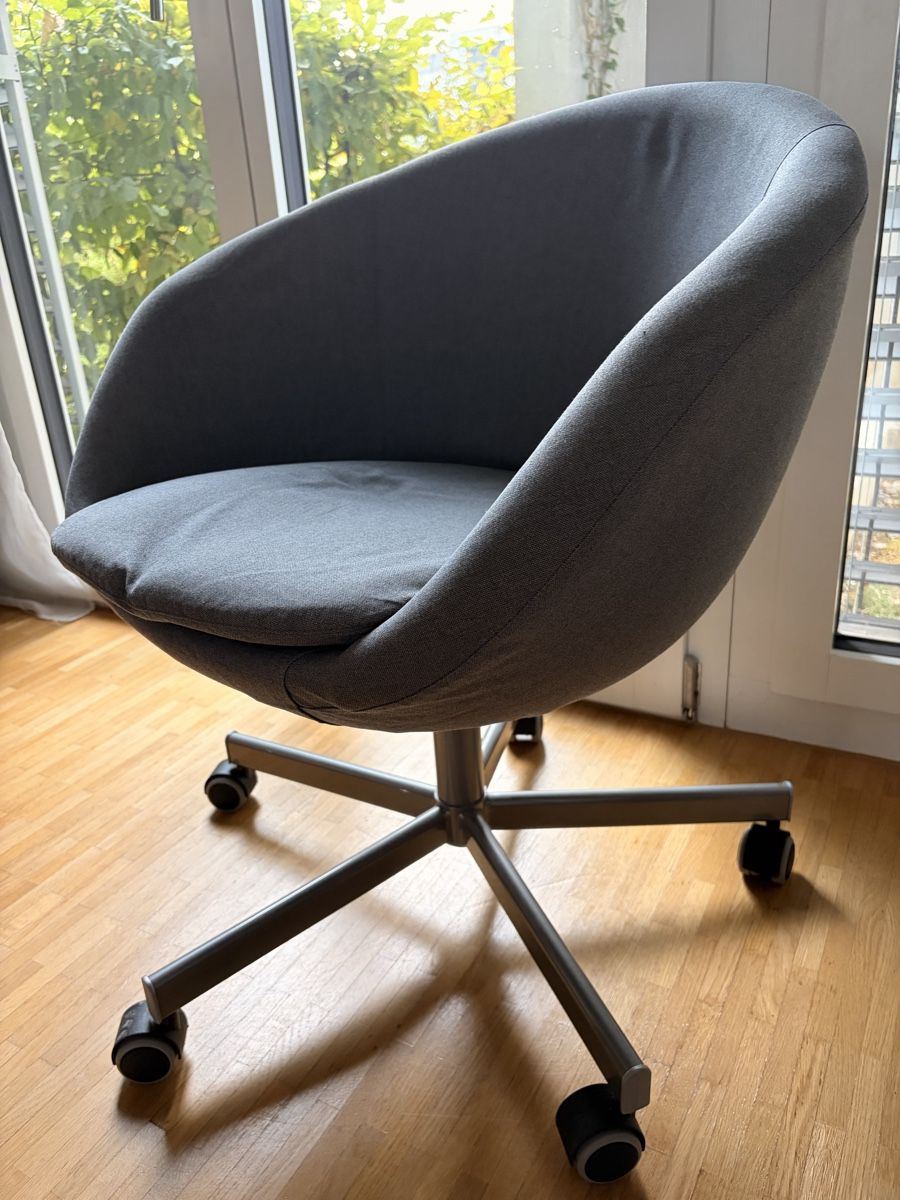 Chaises: Rotating desk chair – D'occasion à Winterthur par bog_5b5c 1