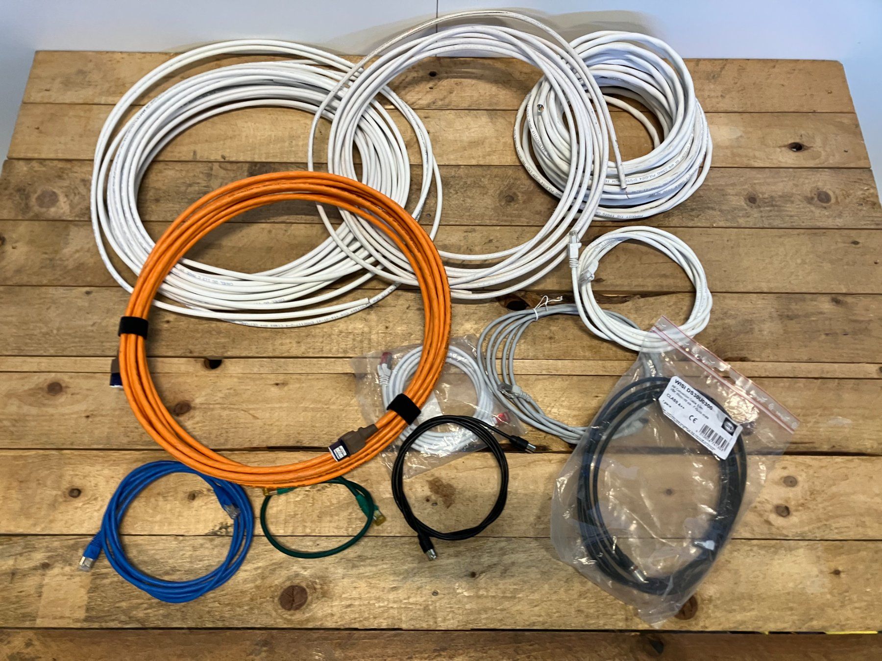 Kabel: Post. div. Antennen, Netzwerk, Serverkabel div. Länge ab 1.- – Gebraucht aus Lichtensteig von Buy24International 8