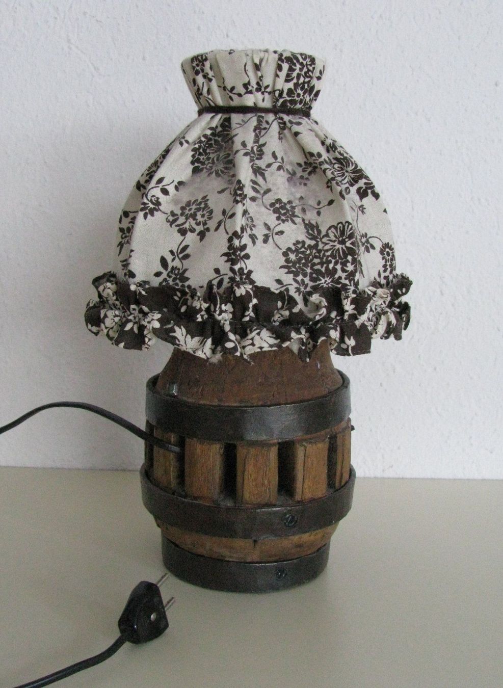 Lampen: Lampe aus Wagenradnabe. – Gebraucht aus Küblis von Corvus8595 1