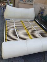 Schönes weisses Lederbett der Marke Bretz