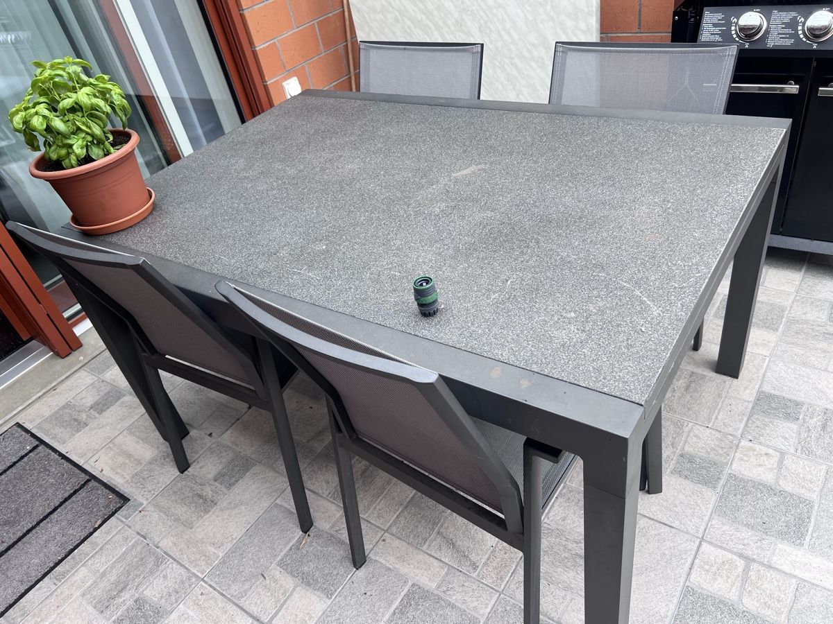 Tavoli: Gartentisch aus Metall & ESG Glas – Usato da Bremgarten b. Bern venduto da Iskuul 3