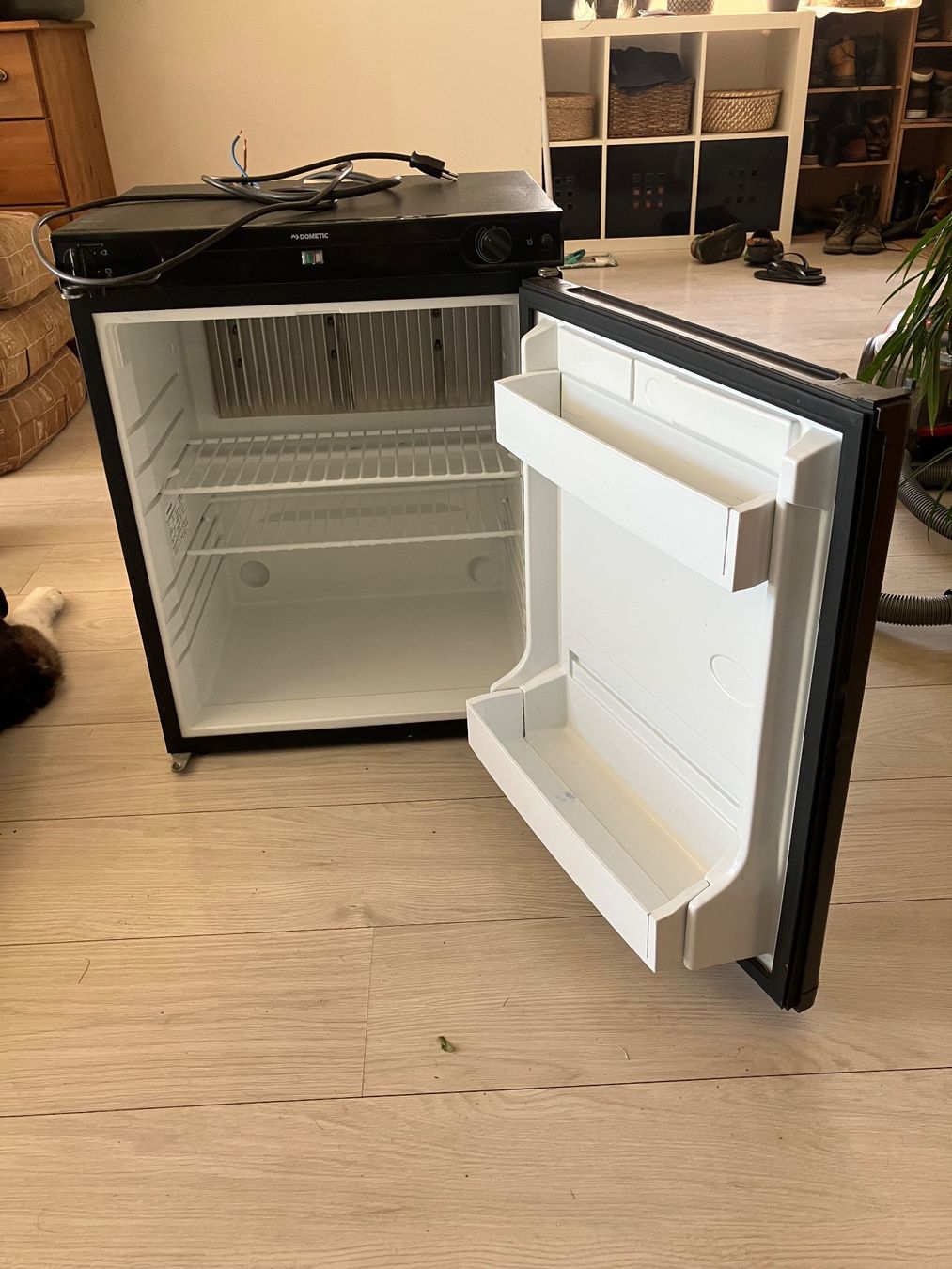 Frigoriferi: Frigo trimix Dometic CombiCool RF 60 - 12v, 230v, gaz 30mbar – Usato da Gillarens venduto da St-ephane