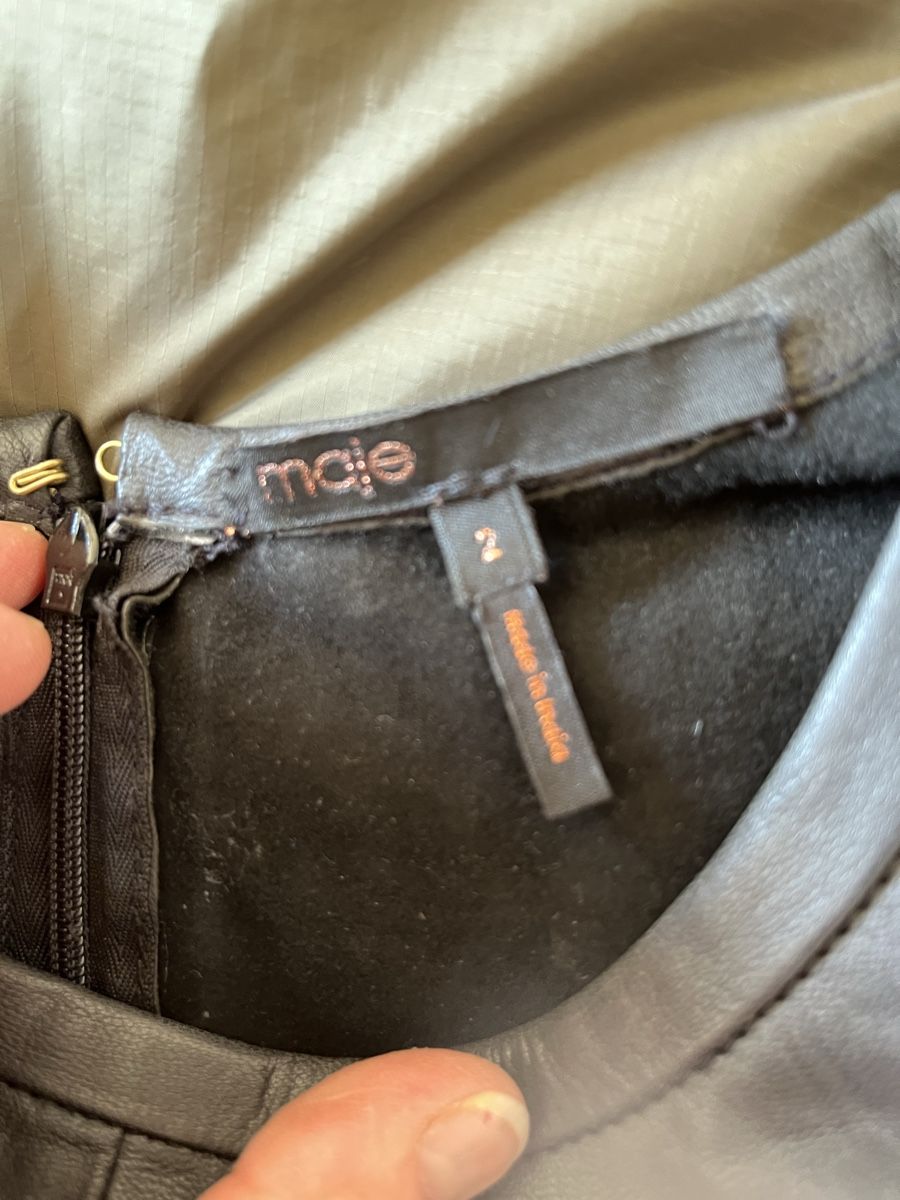 Maje T-Shirts: maje Leder – Gebraucht aus Zuerich von zeichnung 2