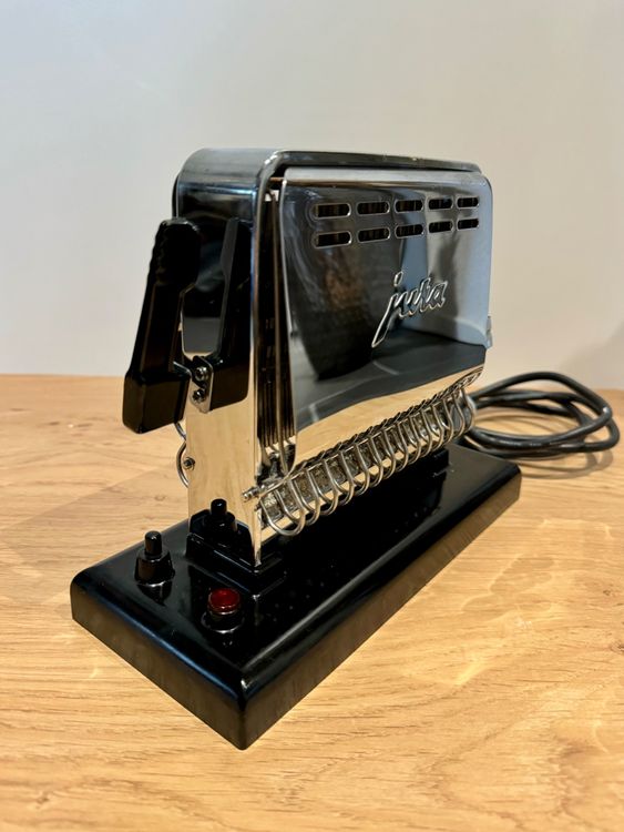 Klassiker Jura Toaster 150 Typ 2380 verchromt Bakelitsockel | Kaufen ...