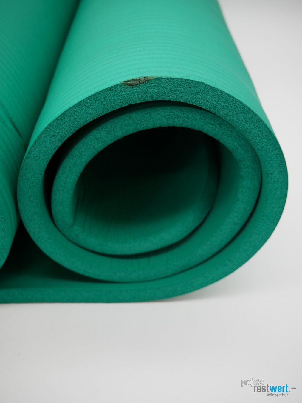 Bodenmatten: NO NAME Yogamatte grün – Gebraucht aus Winterthur von Restwert_Winterthur 7