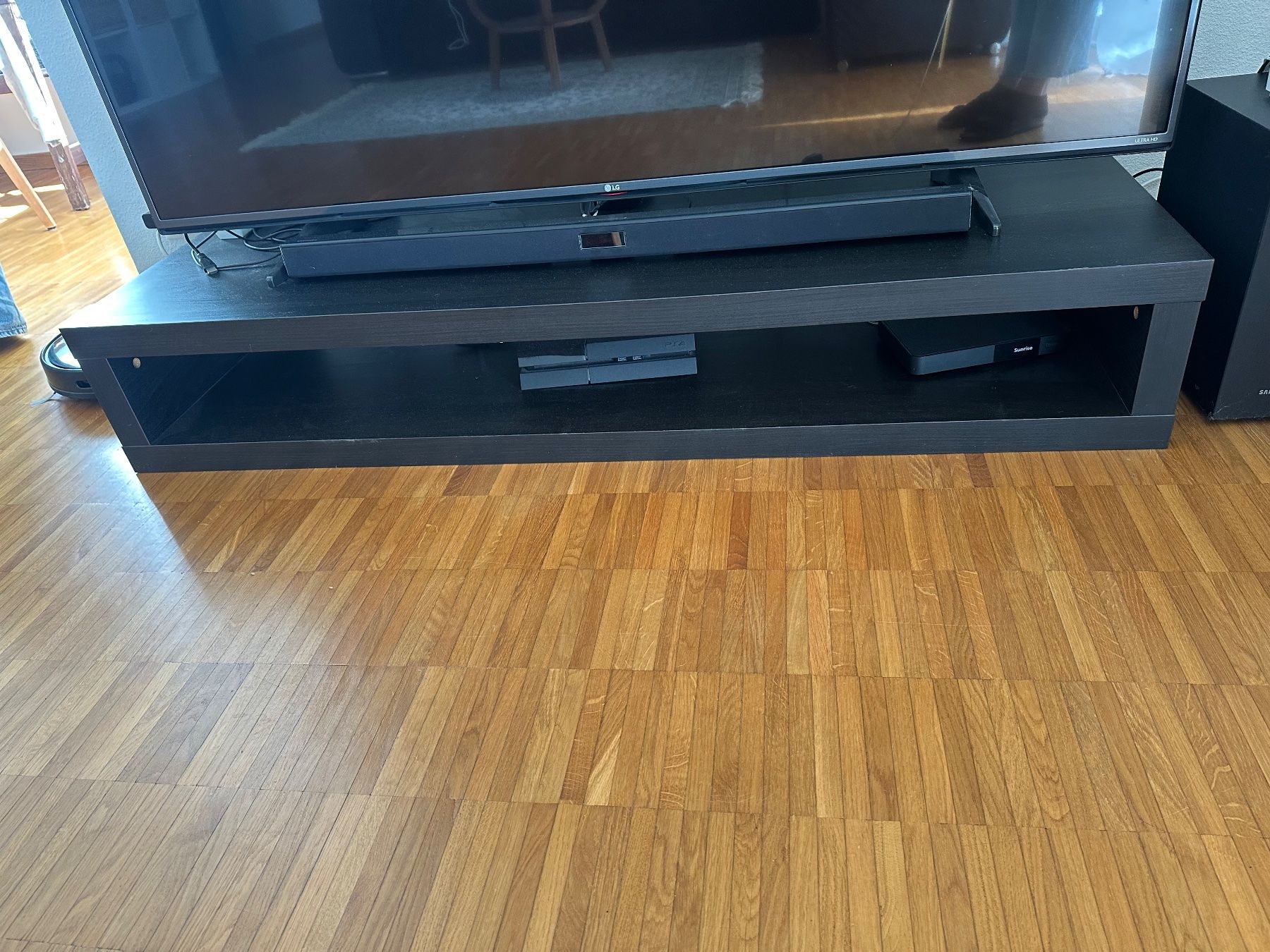 Ikea Mobili TV: Schwarzes TV-Möbel von IKEA – Usato da Zürich venduto da lau_yk97