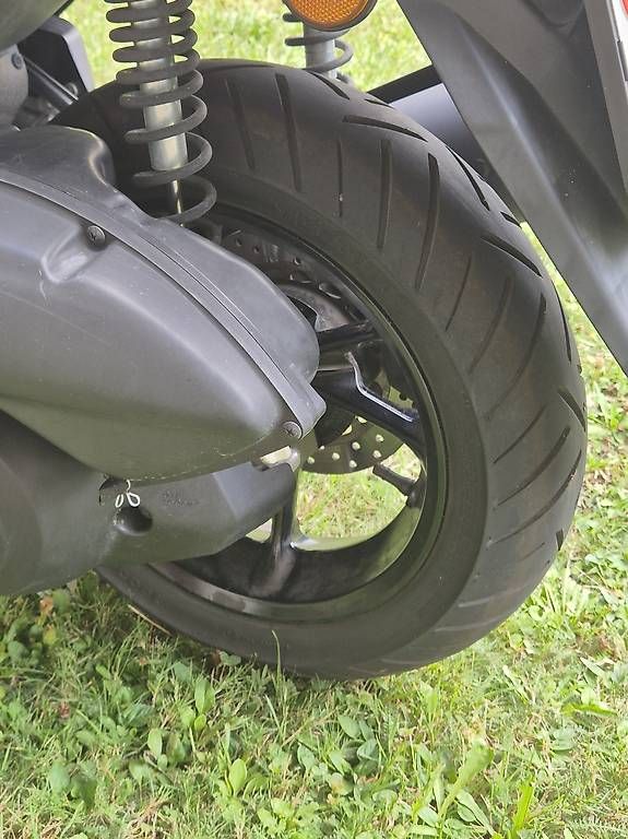 Scooters: SCOOTER YAMAHA GPD 125 N-MAX – Gebraucht aus Biasca von FQV 2