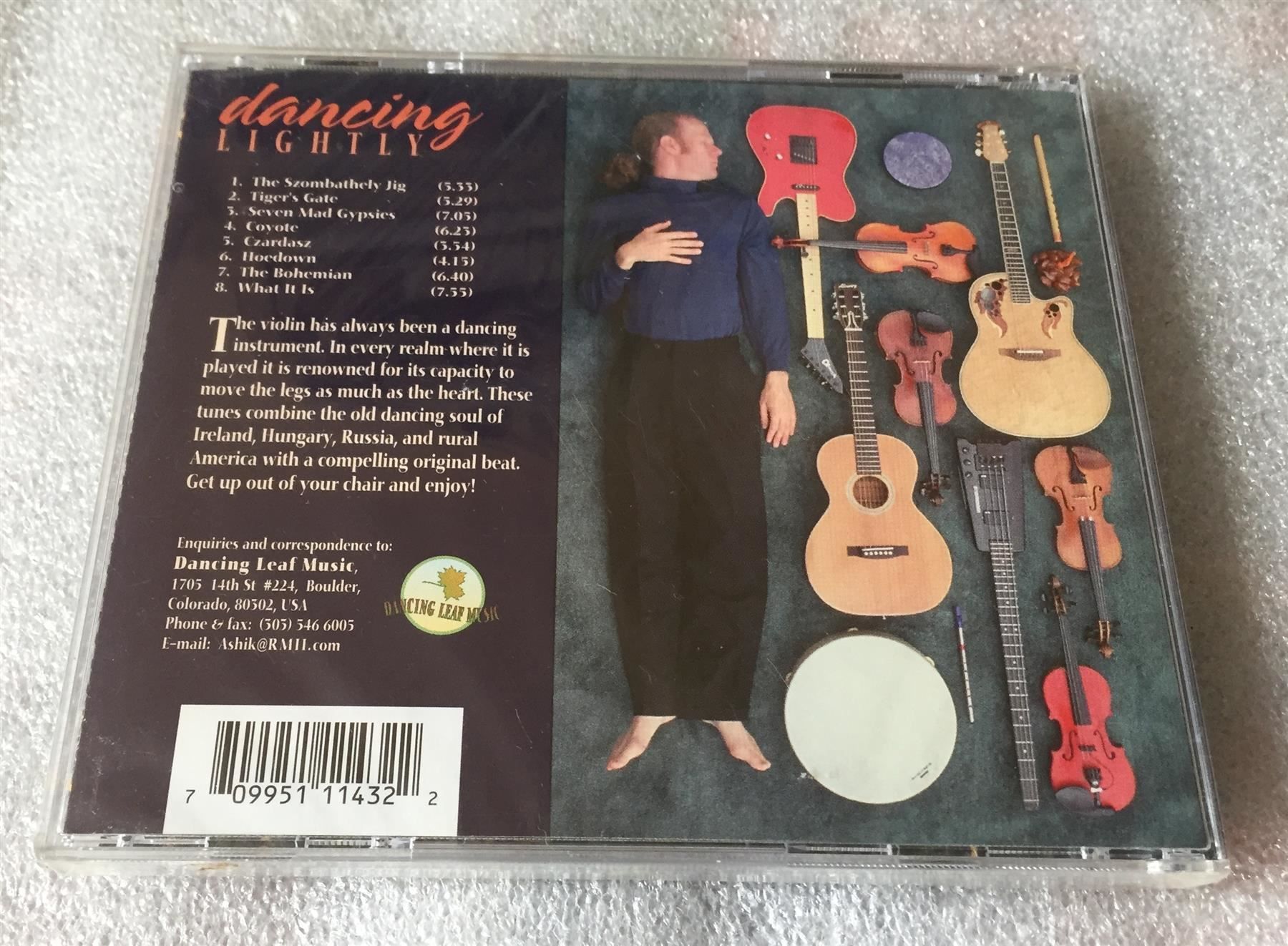 CD: ASHIK - Dancing Lightly - Irish Celtic Appalachian Fusion CD – Nuovo e nell'imballaggio originale da Genève venduto da Cockattoo 1