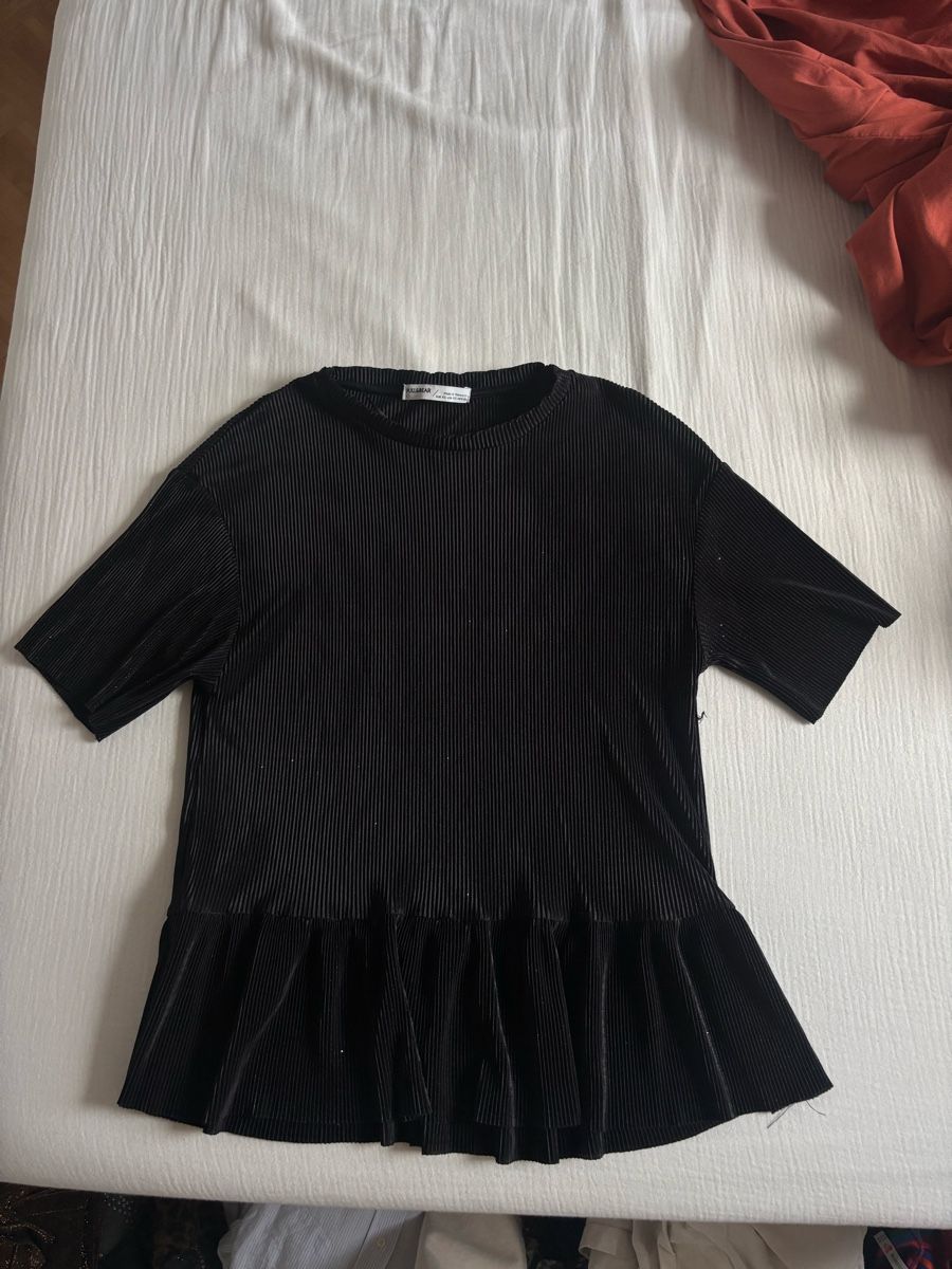 Pull&Bear Top: Pull&Bear Black Glittery Top - Size XS - Cute Summer Top! – Nuovo (secondo la descrizione) da Genève venduto da Bella_909 1