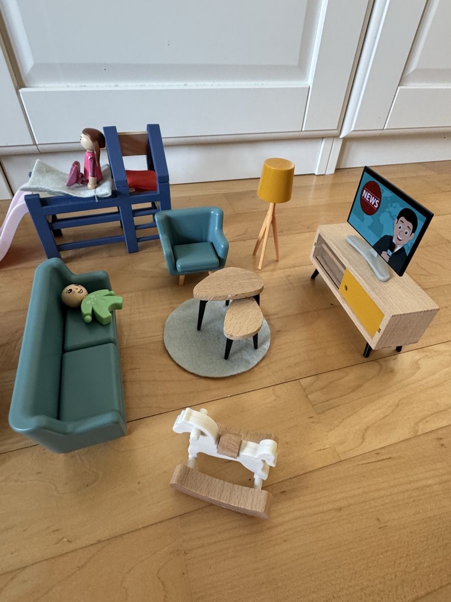 Spielzeuge: Puppenmöbel-Set,  wie neu – Neu (gemäss Beschreibung) aus Basel von mot_2r9g 2