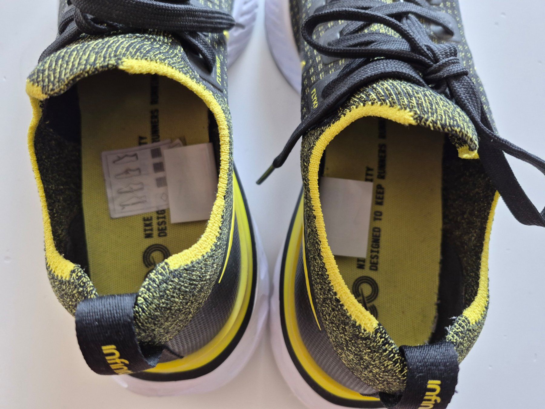 Nike Scarpe da uomo: Nike React Infinity Run Flyknit – Gr. 42.5 / US 9 - Neuwerti – Nuovo (secondo la descrizione) da Zürich venduto da Frank-52 6