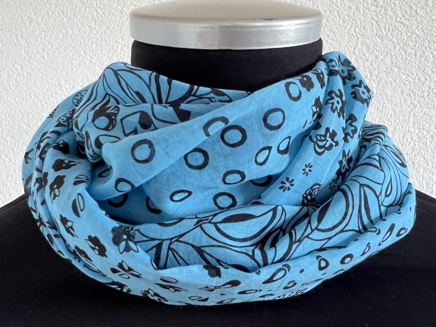 Colora Foulard & Sciarpe: Colora Schal, 30% Seide, Hellblau, NEU – Nuovo e nell'imballaggio originale da Worb venduto da farben20zauber
