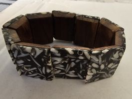 Stretch Armband aus Holz und Perlmutt ca. 25 cm, L-XL