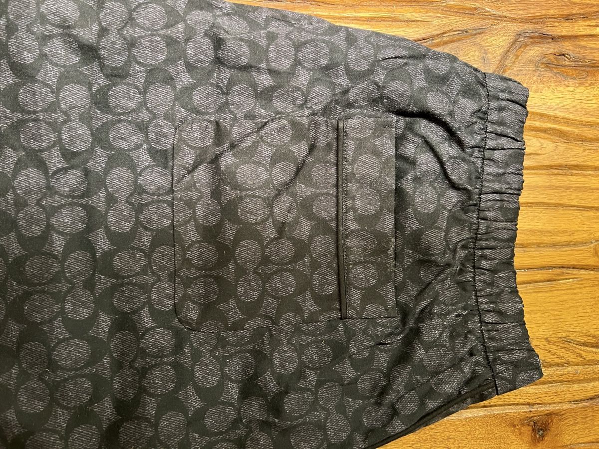Hosen: Coach Hose mit Muster und Gummizug – Neu und originalverpackt aus Chur von ZATO 1