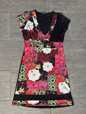 Farbenfrohes Sommerkleid