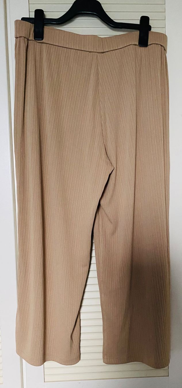 C&A Pantaloni: Leichte 3/4 Damenhose, Gr. 44, C&A, Neu – Nuovo (secondo la descrizione) da Bözberg venduto da RosmarieOb 2