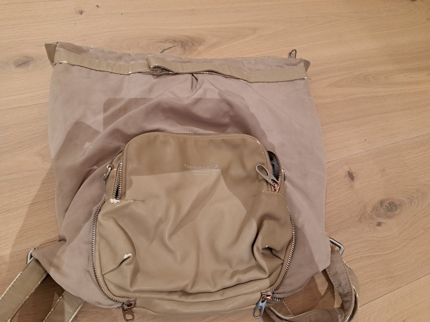 Mandarina Duck Sacs à dos: Mandarina Duck Rucksack beige – D'occasion à Adlikon b.Regensdf par didi_c