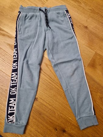 Trainerhose Gr. 116 Okaidi Sport