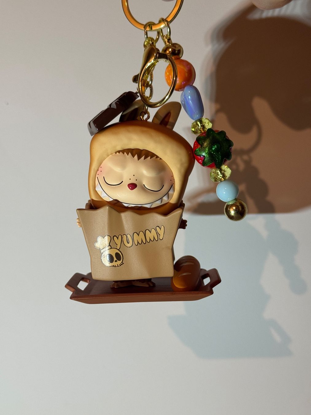 Pop Mart Statuette: Authentic Labubu custom Keychain – Nuovo e nell'imballaggio originale da Airolo venduto da MomTheBraggerStudio