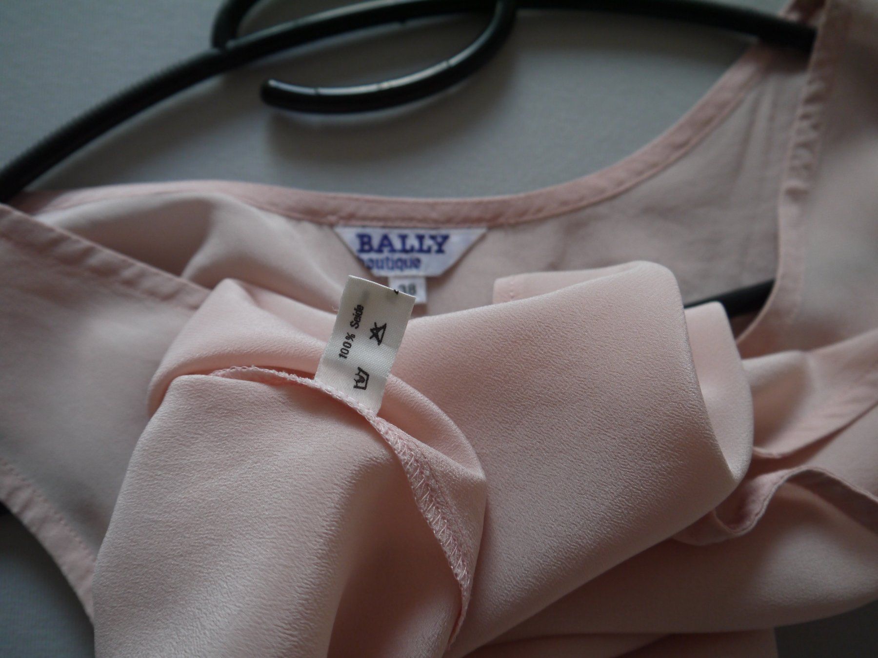 Bally Camicette: BALLY Top / Bluse aus 100% Seide Gr.38 – Usato da Hagendorn venduto da Blaf 3