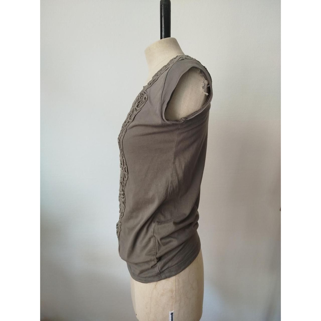 Nafnaf T-shirts: Boho-Shirt mit aufgearbeiteter Spitze – D'occasion à St. Gallen par jbu_ns6v 3
