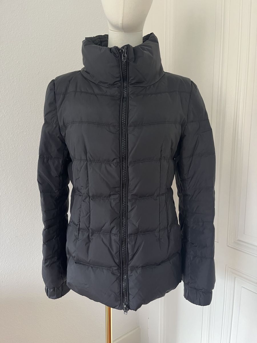 Moncler Giacche: Moncler Women's Down Puffer Jacket - Black – Usato da Mies venduto da nic_yk5d 1