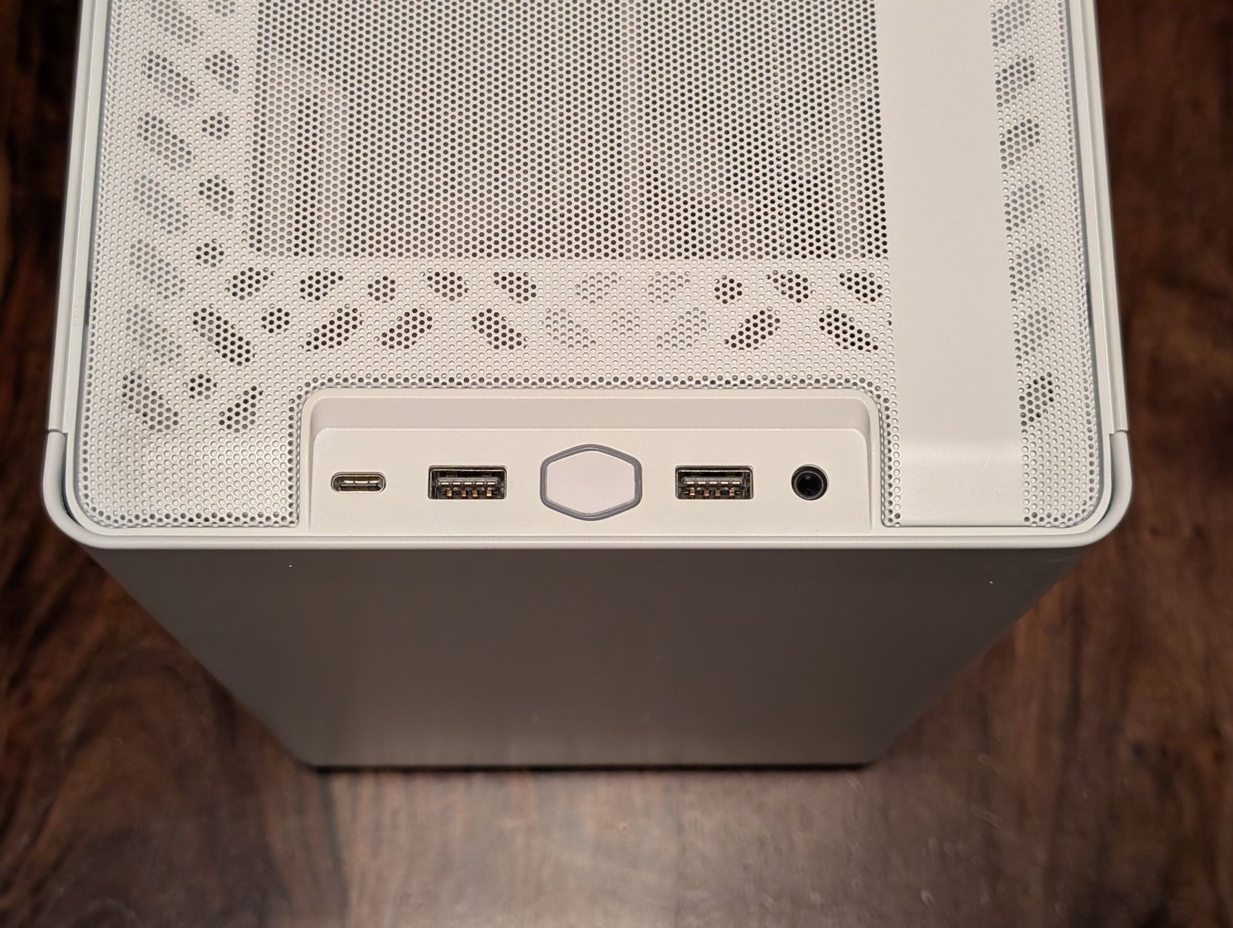 Custodie: CoolerMaster NR200P V2 Gehäuse – Usato da Zürich venduto da Toruko 5