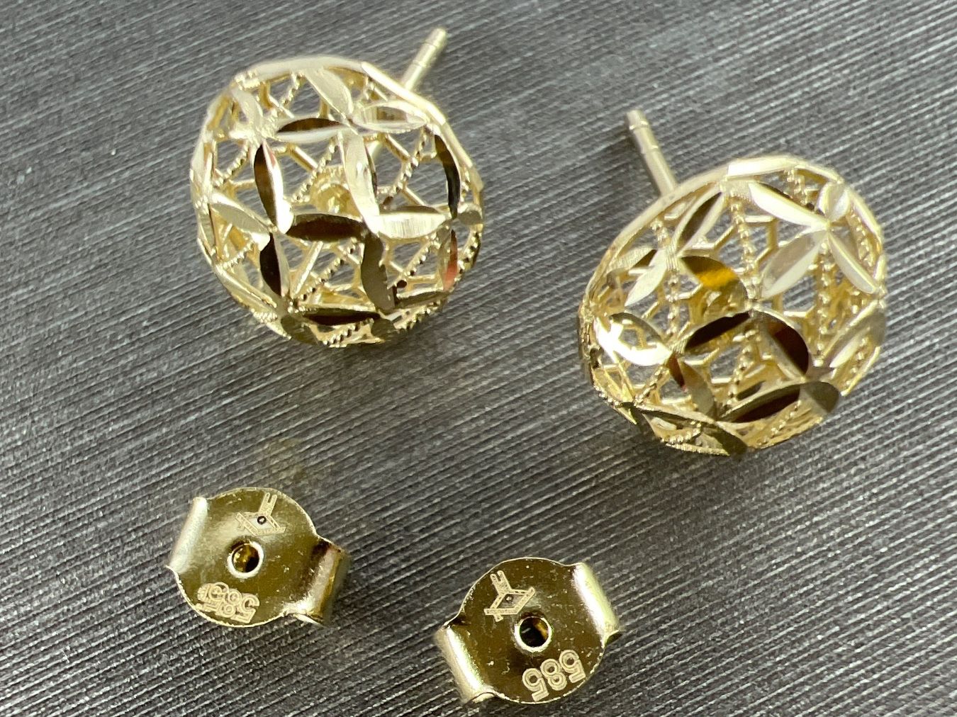 Ohrringe & -stecker: Ohrstecker 585 Gold – Gebraucht aus Niederuzwil von leo_8857 2