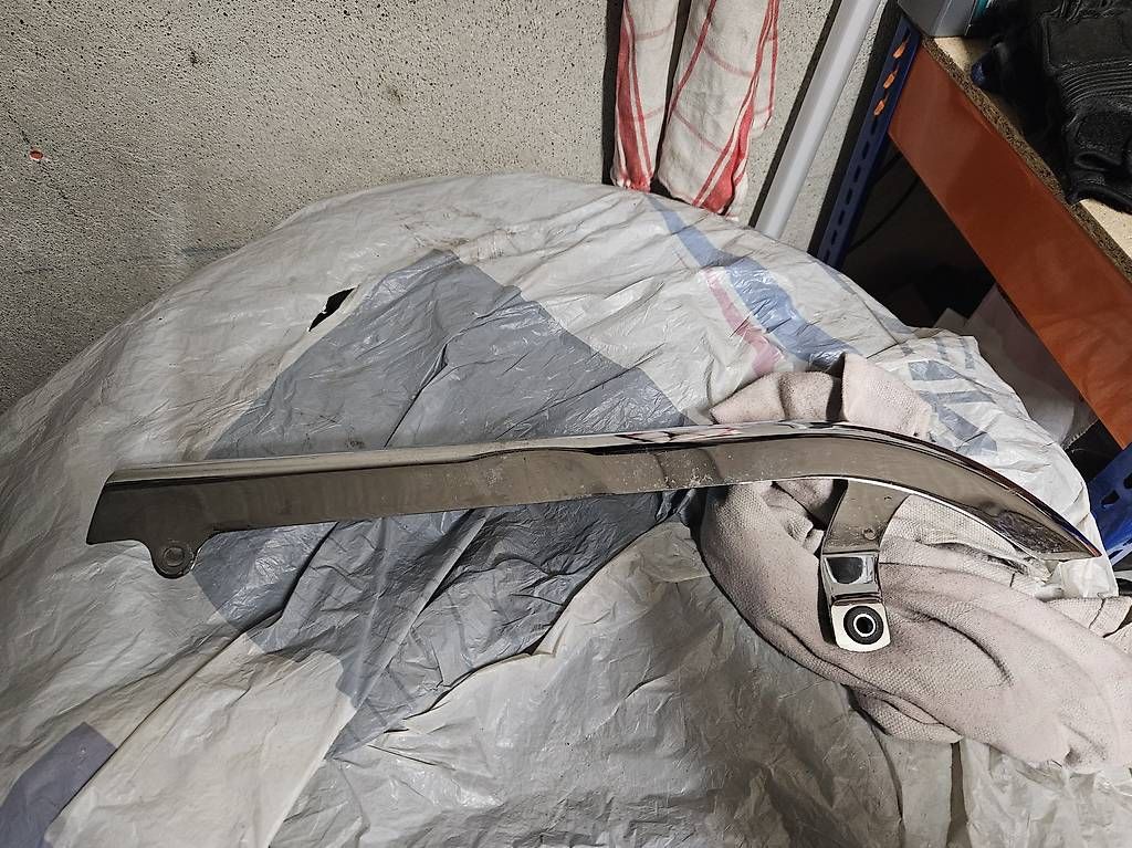 Alle Motorradersatzteile: Cache courroie  – Gebraucht aus Collombey von rubrub 1