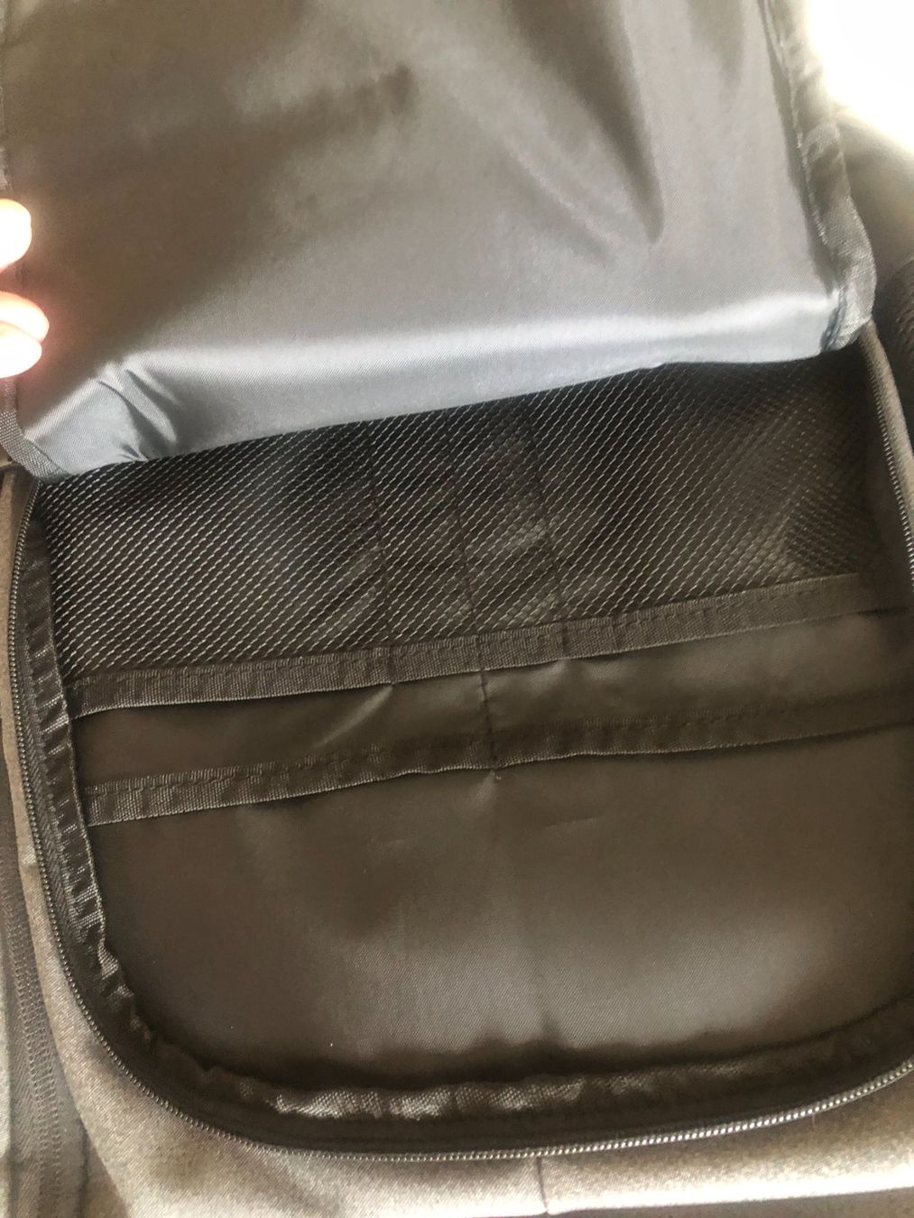 Zaini: Rucksack für Laptop mit Ladekabel – Nuovo (secondo la descrizione) da Bassersdorf venduto da sammelfloh 1