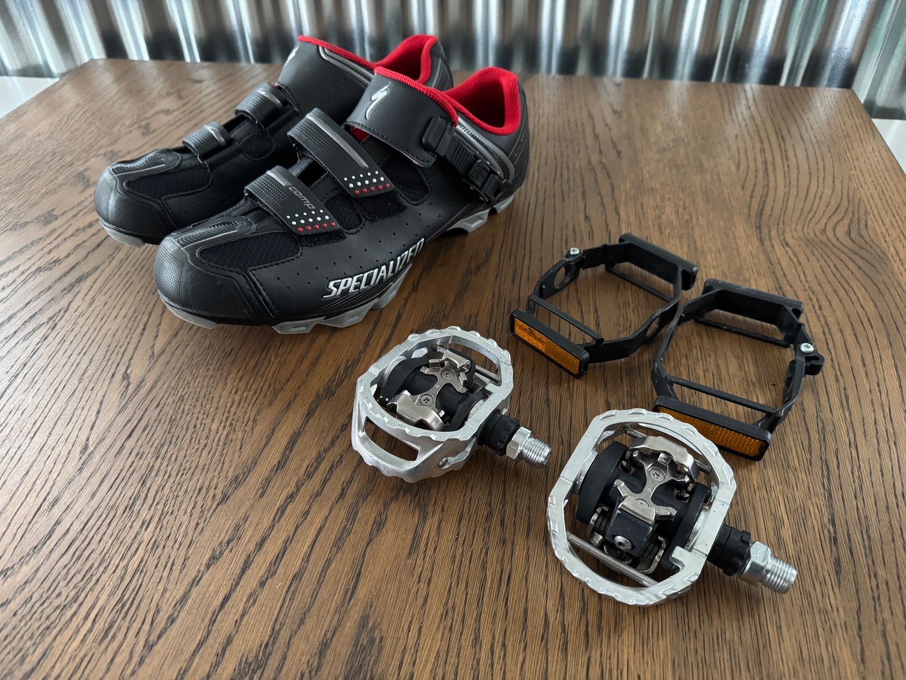 Specialized Herrenschuhe: Specialized Comp MTB Schuhe Gr. 45 mit Shimano Pedalen – Gebraucht aus Bern von tradestation