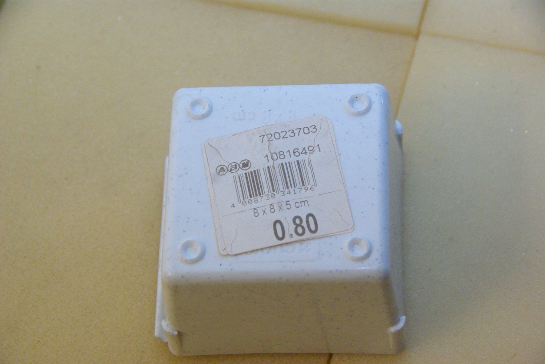Contenitori & Simili: Kunststoffböxli 8 x 8 x 5 cm, hellgrau – Usato da Herisau venduto da Cevianer1844 3