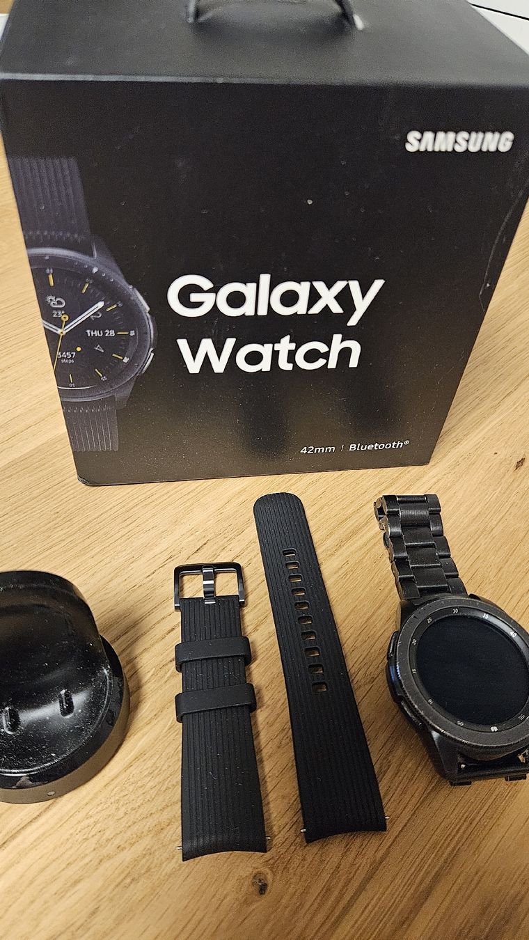 Samsung Smartwatch: Samsung Galaxy Watch 42mm Bluetooth  – D'occasion à Frenkendorf par Julesrules84 4