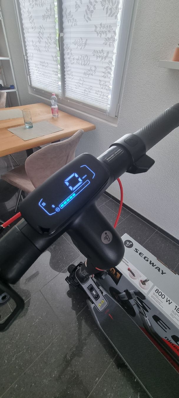 Segway Kickboard: Segway Ninebot E3 800W – D'occasion à Diepflingen par handkutzmaus 1