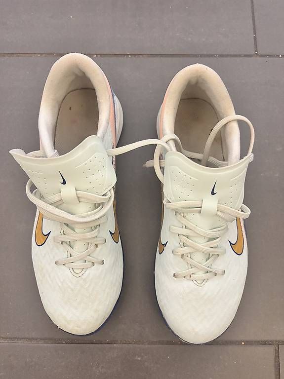 Scarpe per ragazzi: Hallenschuhe Fussball – Usato da Bern venduto da kat_thom