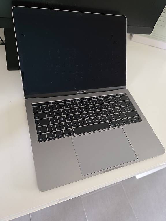 Notebooks: MacBook Pro 13" – Gebraucht aus Grüsch von Fludome