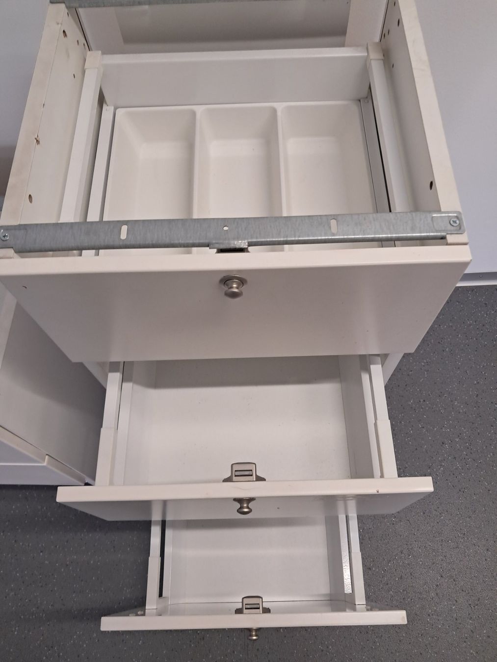 Cassettiere: 2 Schubladencontainer, Schubladenstock, Kommode, Sidebaord – Usato da Zürich venduto da Lia107 1
