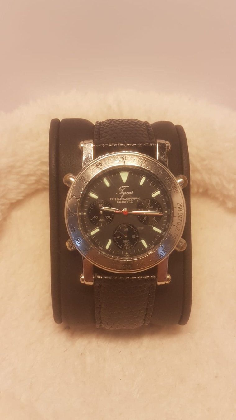 Uhren: Armbanduhr  Mit Trigalight-Technologie – Gebraucht aus Zürich von Sarameier 1