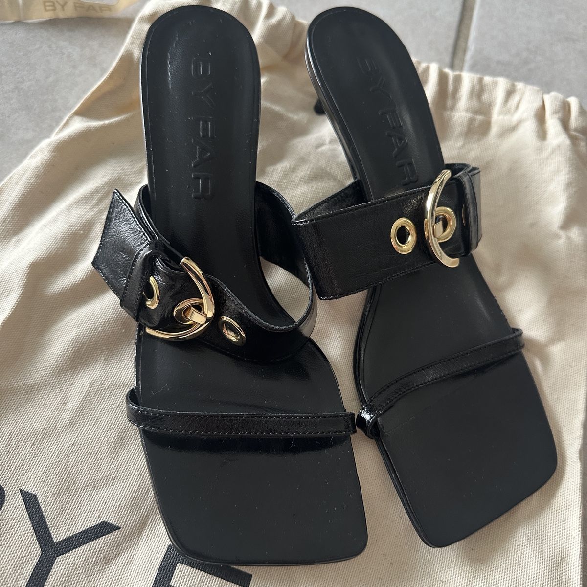 Scarpe da donna: BLACK LEATHER STILETTO SANDALS BY FAR 38 – Nuovo e nell'imballaggio originale da Zofingen venduto da JumpInVintage 2